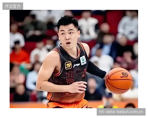 山东队凭借内线绝对优势掌控篮板,高强度对抗拖垮辽宁晋级八强。 山东队凭借内线绝对优势掌控篮板,高强度对抗拖垮辽宁晋级八强。